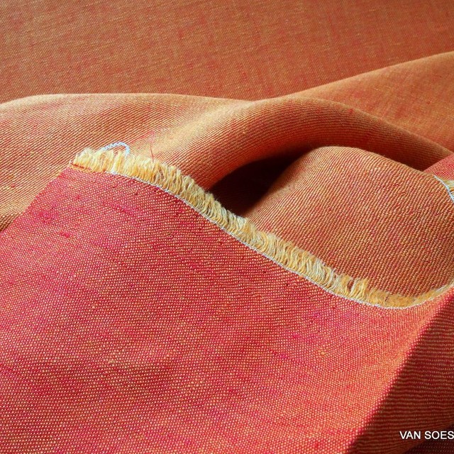 100% linen, twill 2Tone effect can be used on both sides orange/red