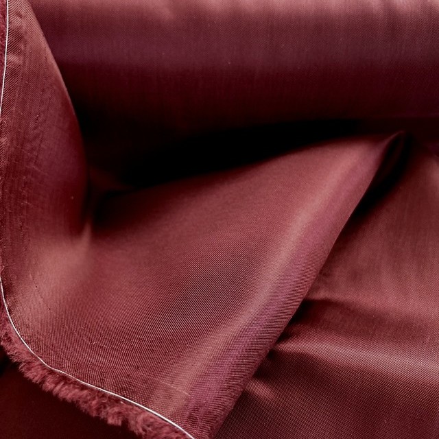 Bemberg 100% Cupro® lining fabric in Bordeaux