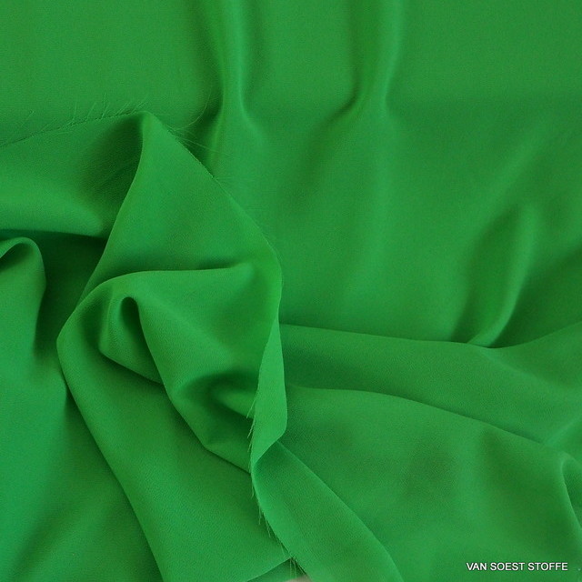 Crepe Chiffon in neuem frischen Grün Ton = Verde | Ansicht: Crepe Chiffon in neuem frischen Grün Ton = Verde