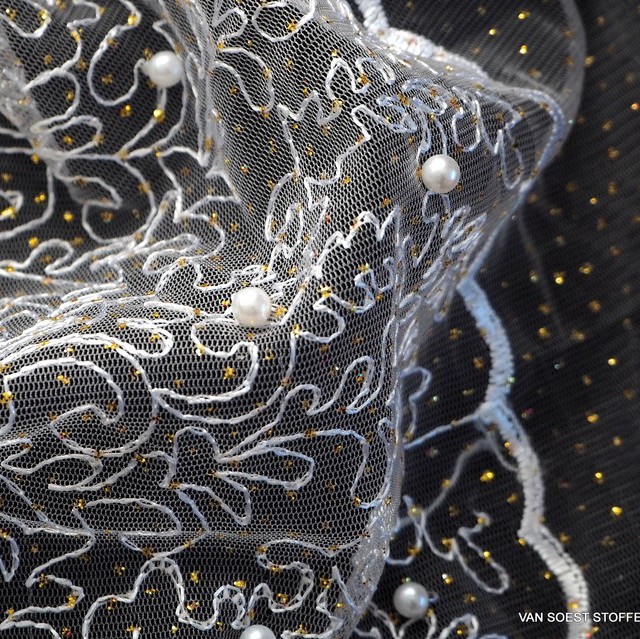 Gold Glitterstickerei mit Perlen auf Weißen Tüll | Ansicht: Gold Glitter Stickerei mit Perlen auf Weissen Tüll