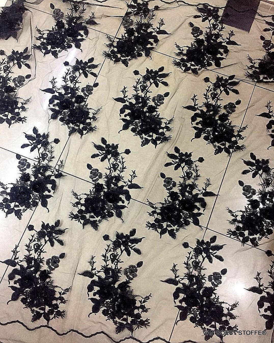 schwarz Spitze mit geometrischen Blumen 136cm 